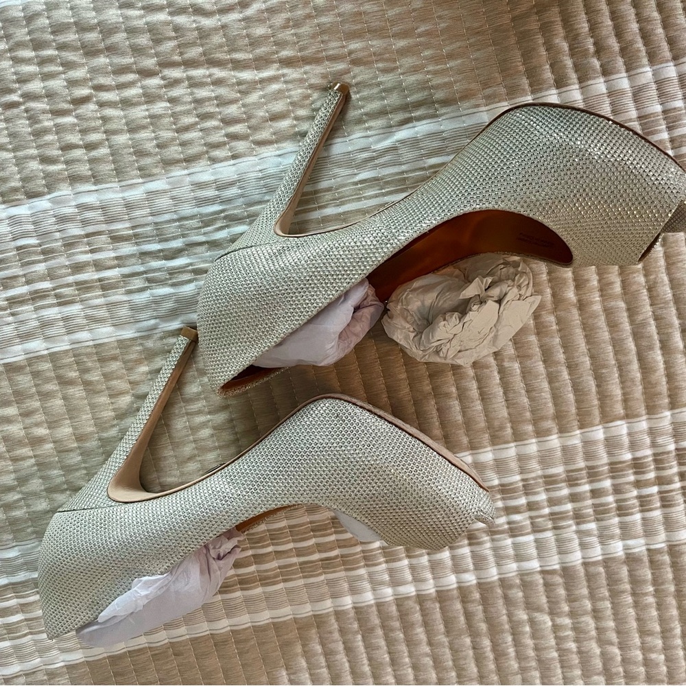 Badgley Mischka Platino Metallic Mesh  Dressy Evening Heel  Sz: 7.5M w/Box - Picture 3 of 12